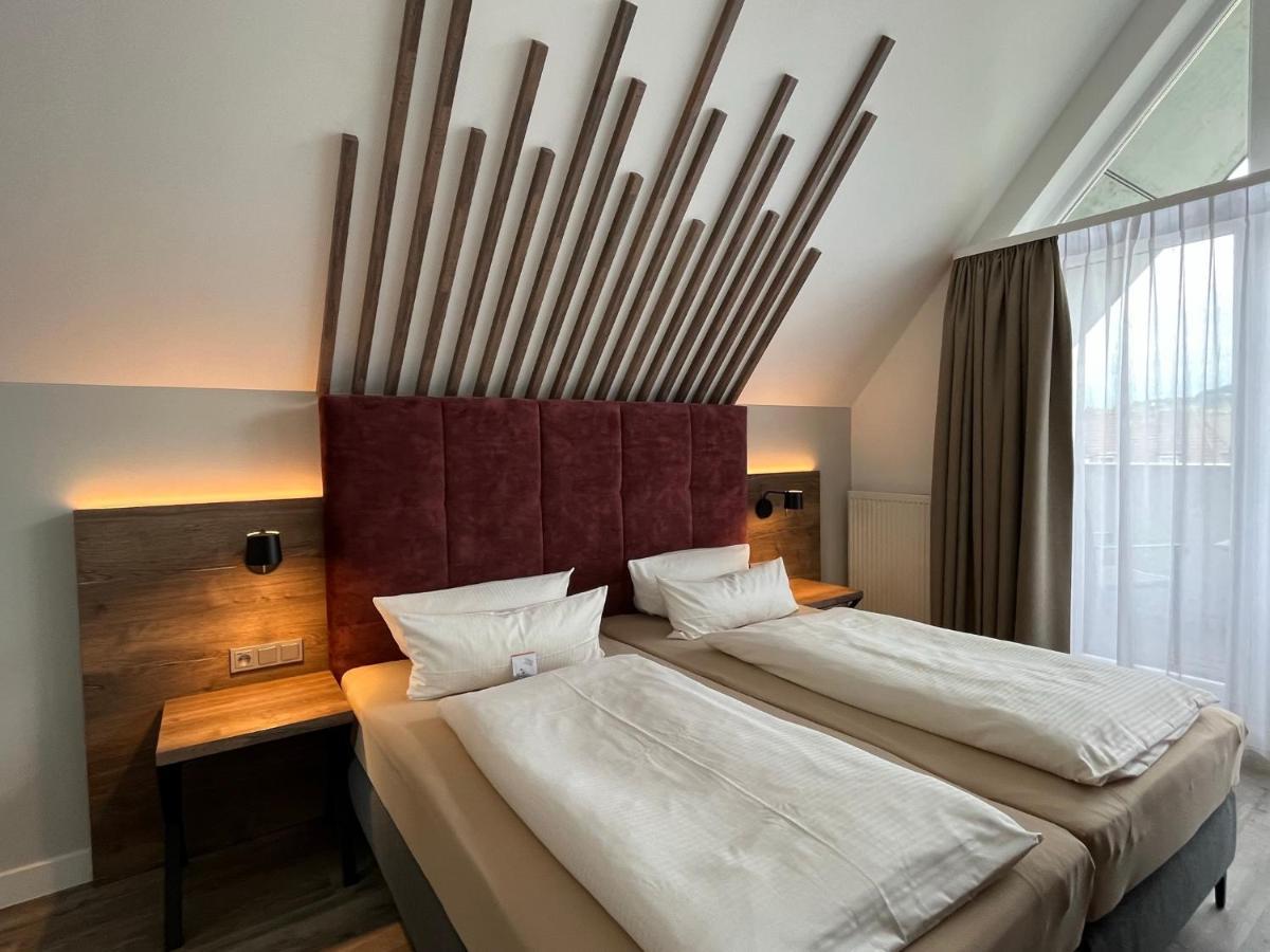 Hotel Mainpromenade ***S Карлштадт Экстерьер фото