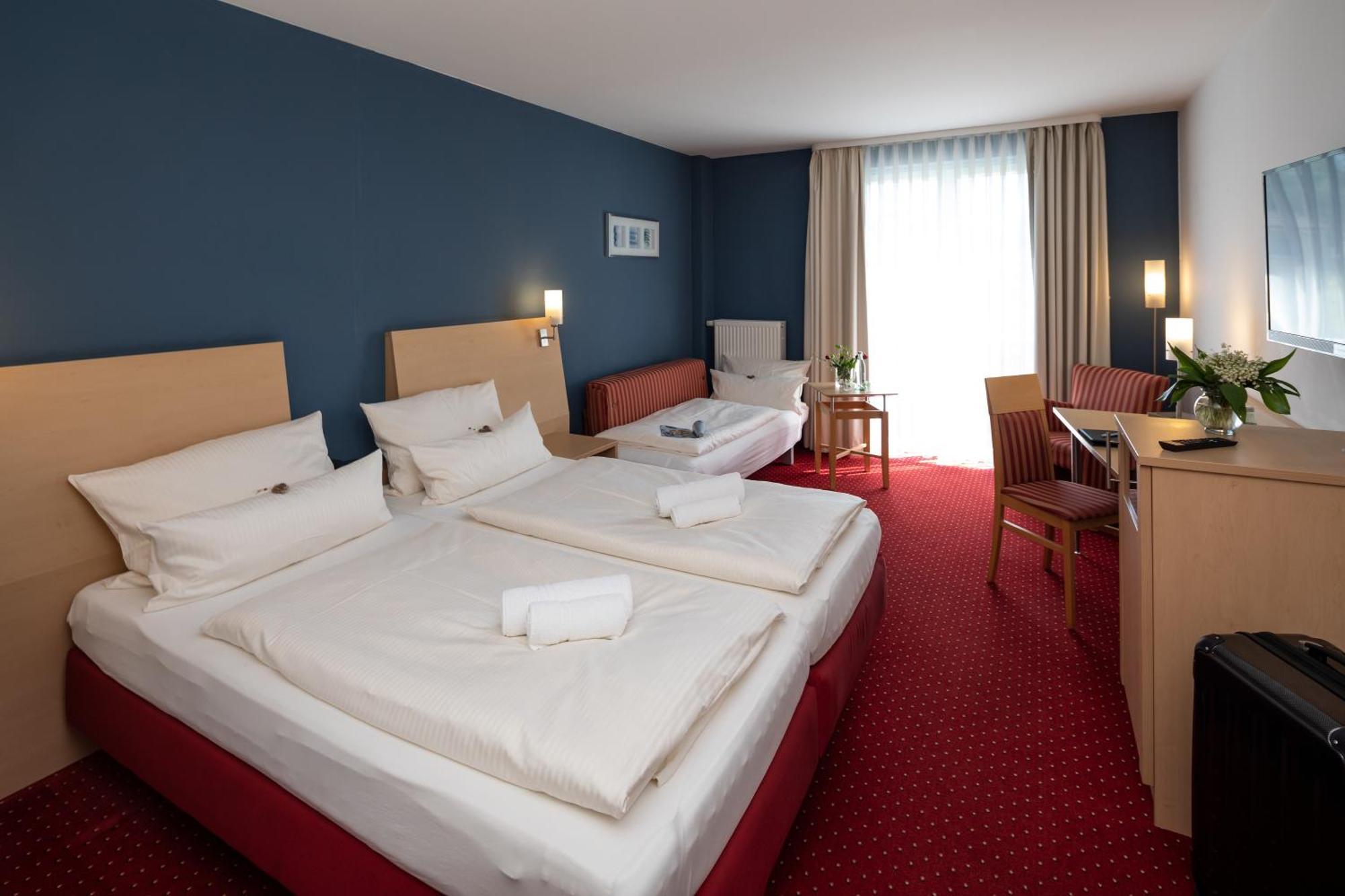 Hotel Mainpromenade ***S Карлштадт Экстерьер фото